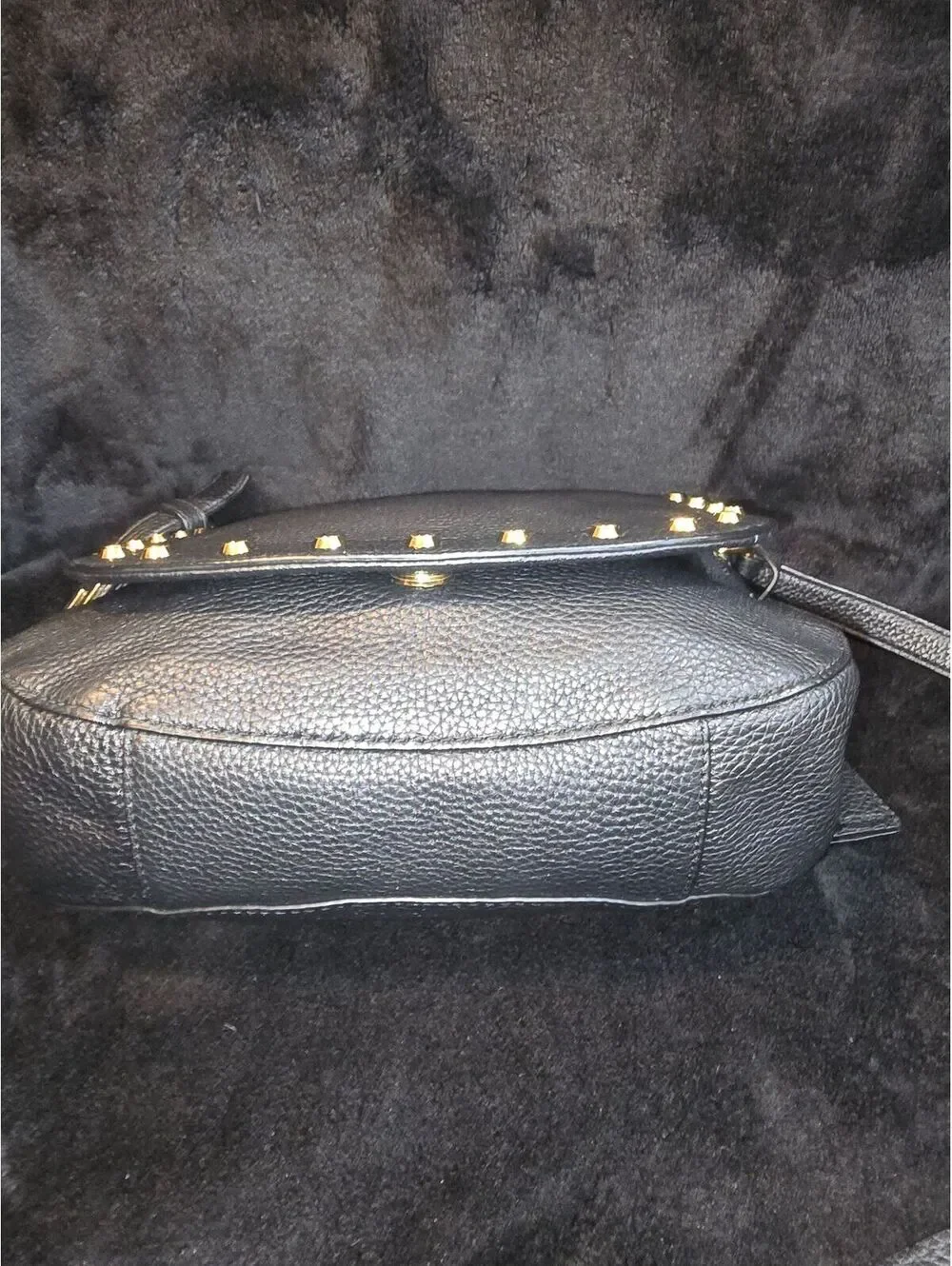 118. Michael Kors Hamilton Messenger Bag